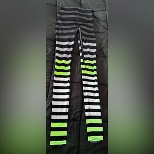 K-DEER Black and Gray Striped Leggings